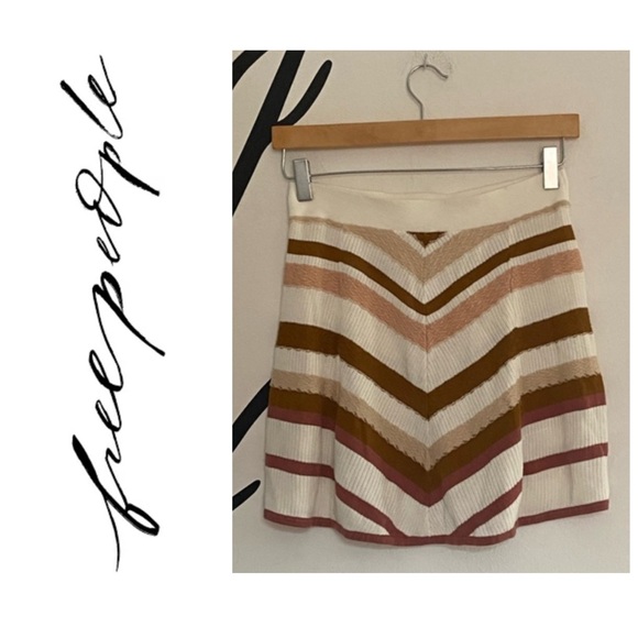 Free People Dresses & Skirts - Free People XS cream, tan and mauve knit mini skirt